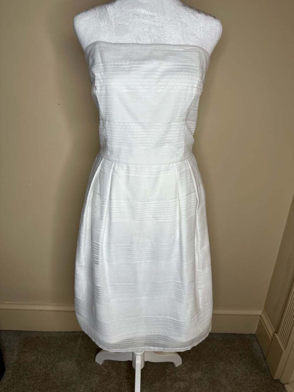 White House Black Market Strapless Dress Size 10 White Pleated